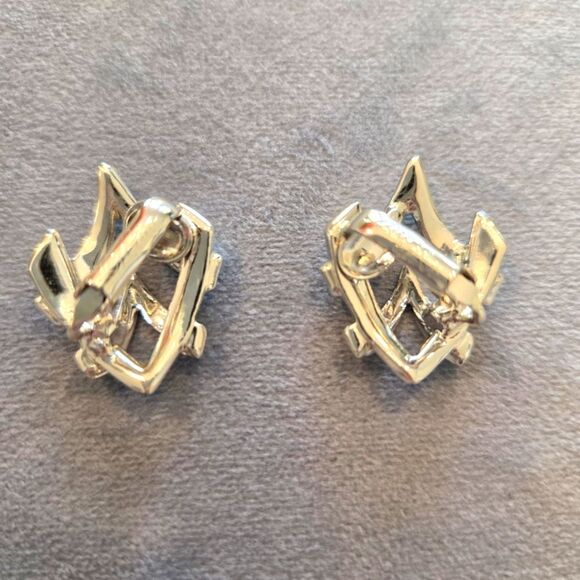 Vintage Silver Costume Jewelry Sets Bracelet and Clip On Earrings. - Picture 3 of 8